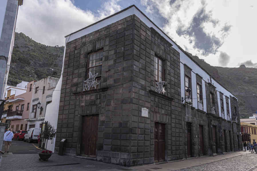 Tenerife 244 - Garachico - casa palacio de los condes de la Gomera.jpg
